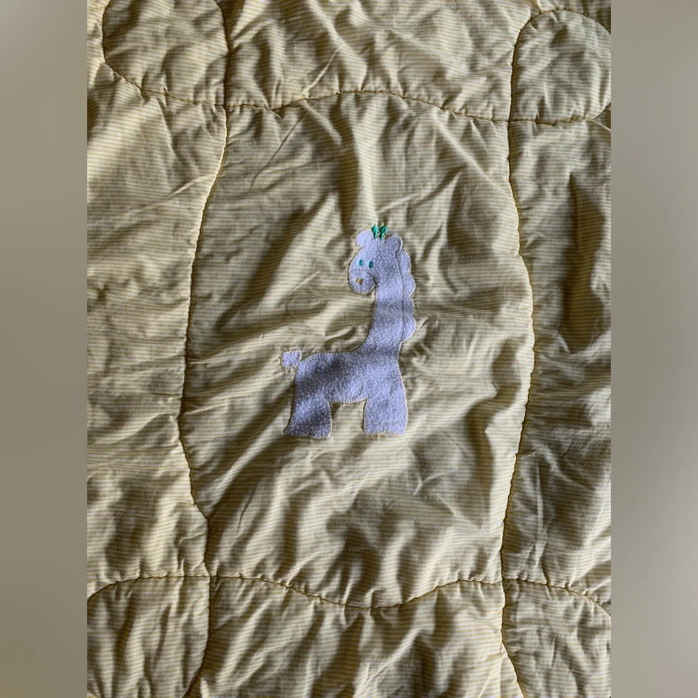 Vintage Nursery Aesthetic Triboro Baby Quilt Yellow Stripes W/Giraffe Style 6002